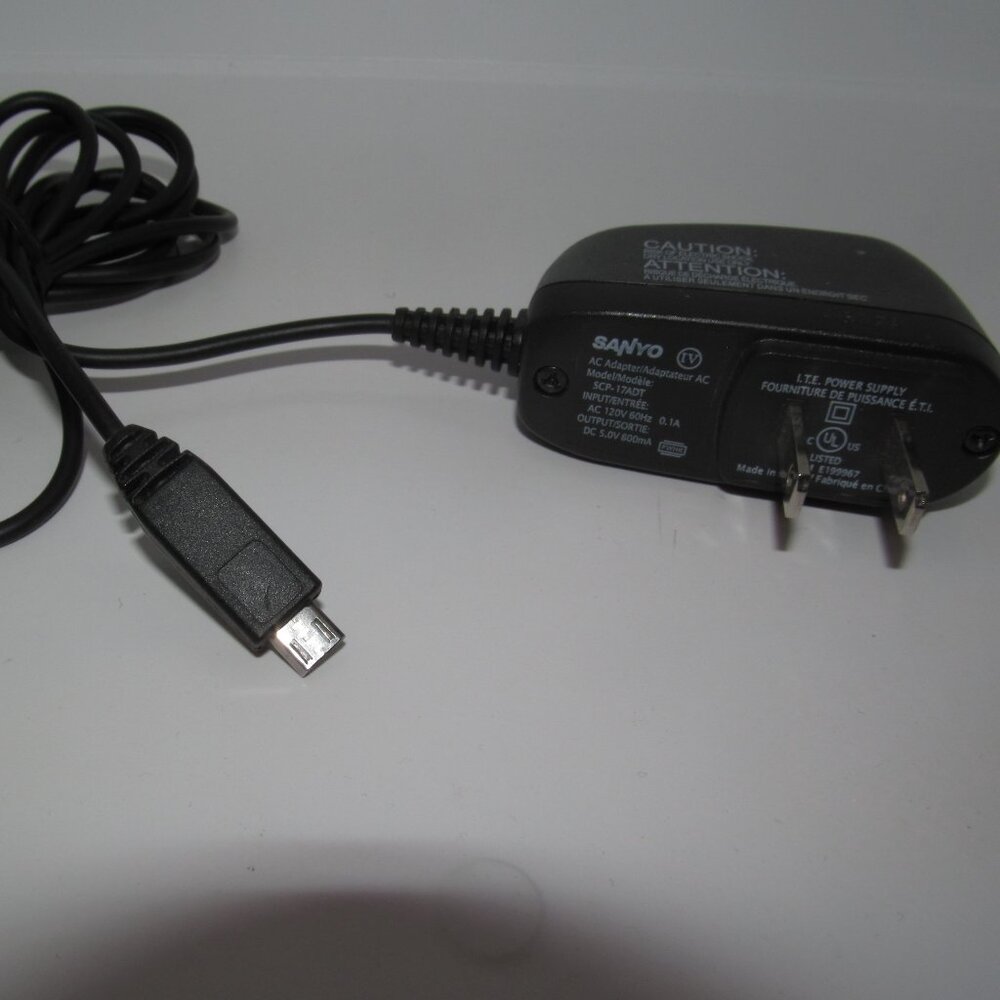 Sanyo Micro USB Phone Universal Charger Adapter SCP-17ADT AC 0.1A DC 5.0 800mA